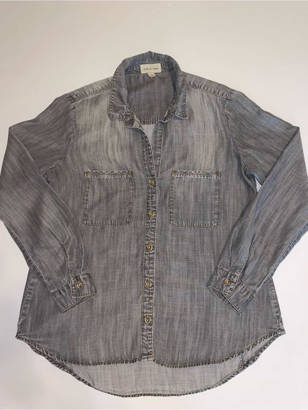 Cloth & Stone Anthropologie Gray Tencel Chambray Button Down Shirt Size M
